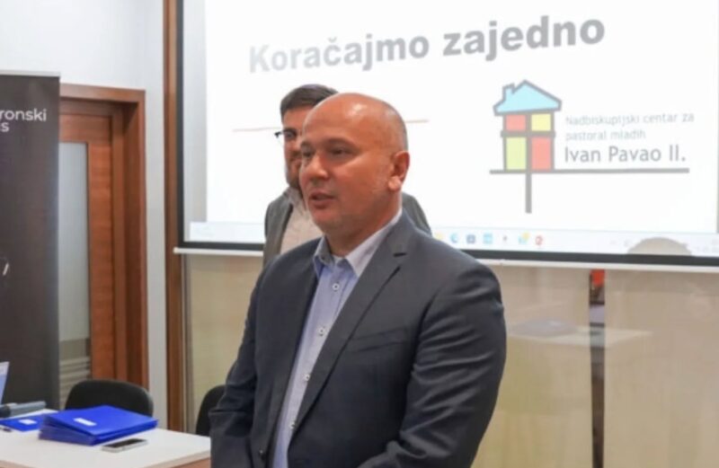KORAČAJMO ZAJEDNO