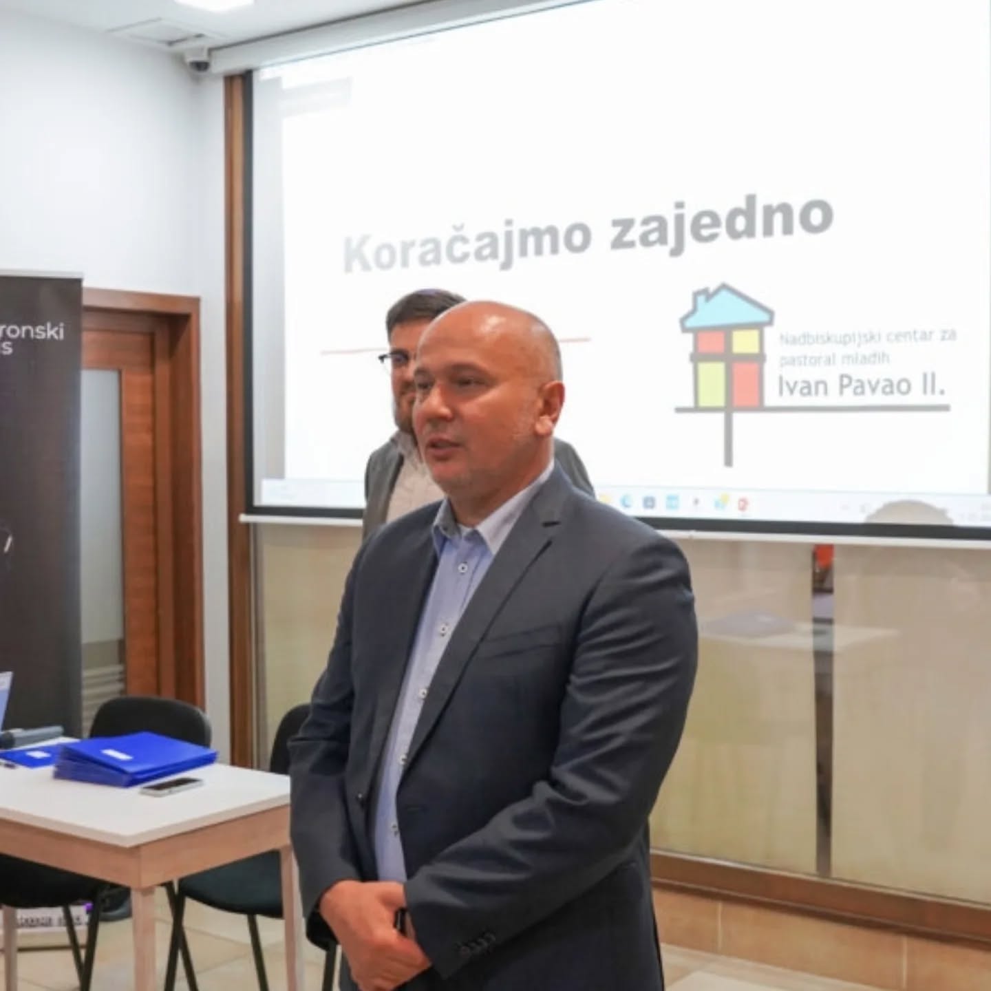 KORAČAJMO ZAJEDNO